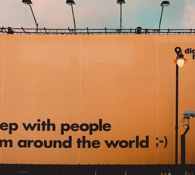 Na co zwrócić uwagę przy projektowaniu reklamy zewnętrznej?