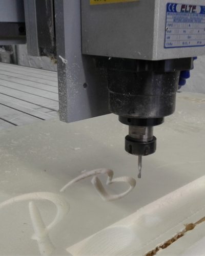 Frezowanie CNC — obróbka plexi
