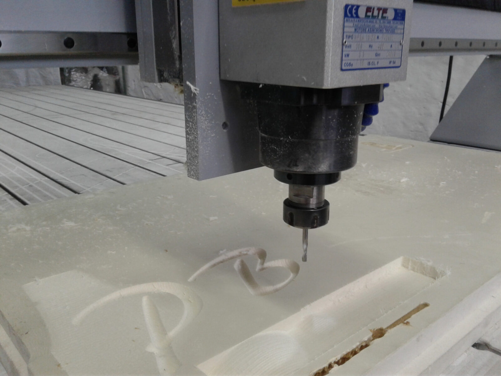 Frezowanie CNC plexi — PB Reklama Szczecin